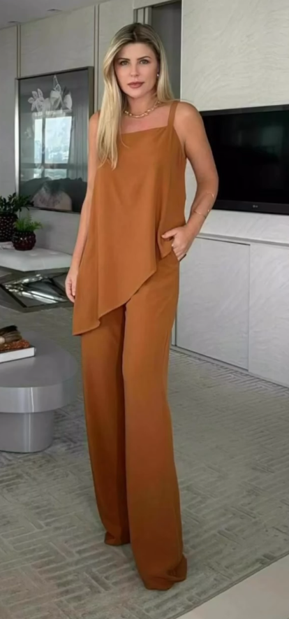 Conjunto marrom feminino