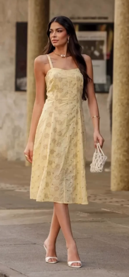 Vestido amarelo midi